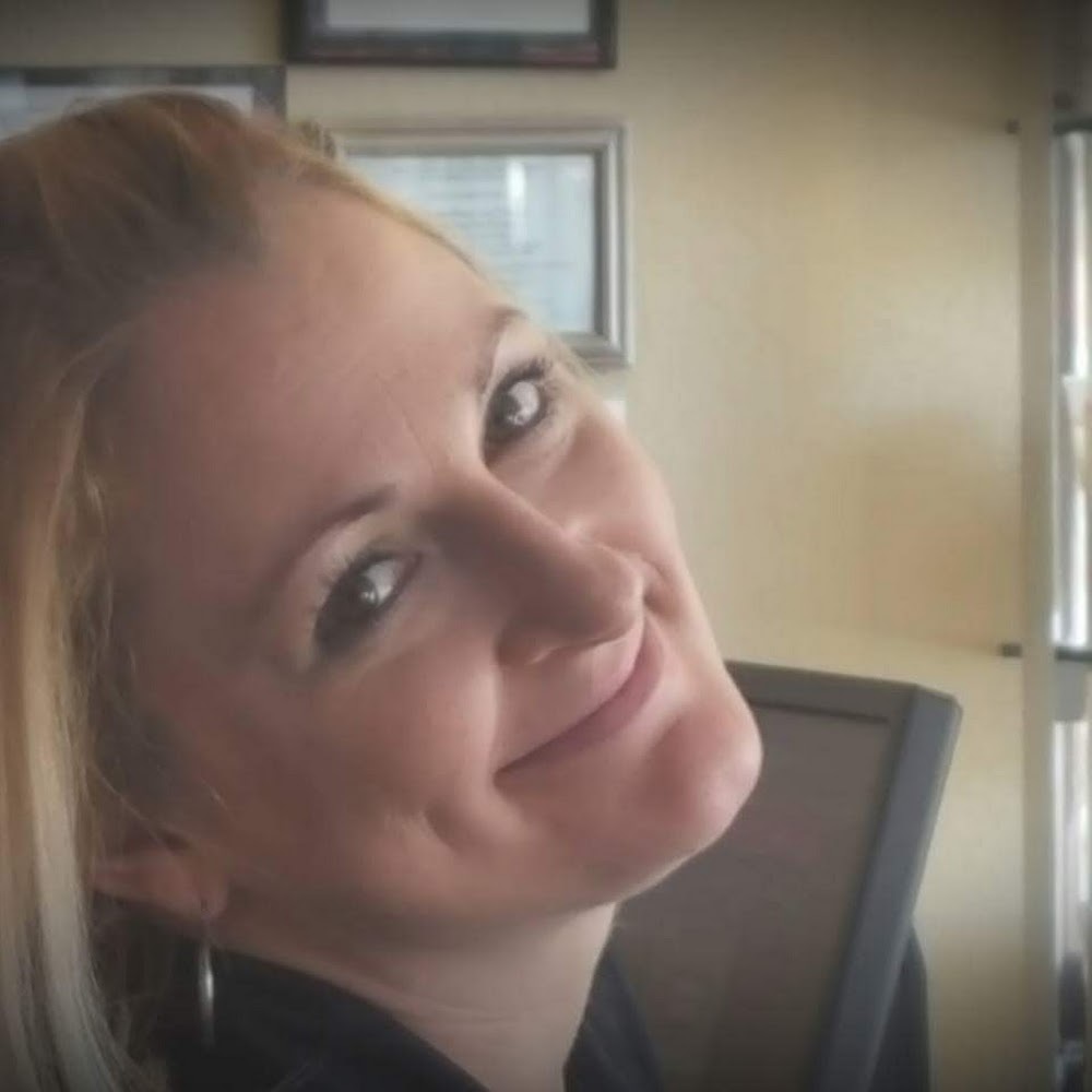 Meet your Posher, Clarissa